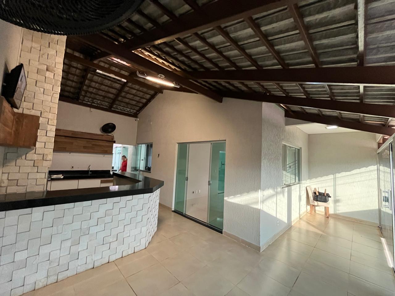 Sobrado de Luxo no Parque Anhanguera - 3 Quartos sendo 2 Suítes - 4 Vagas