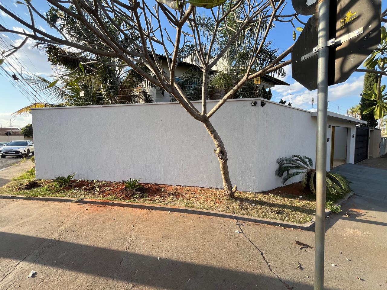 Sobrado de Luxo no Parque Anhanguera - 3 Quartos sendo 2 Suítes - 4 Vagas