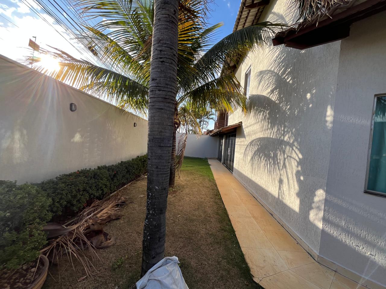 Sobrado de Luxo no Parque Anhanguera - 3 Quartos sendo 2 Suítes - 4 Vagas