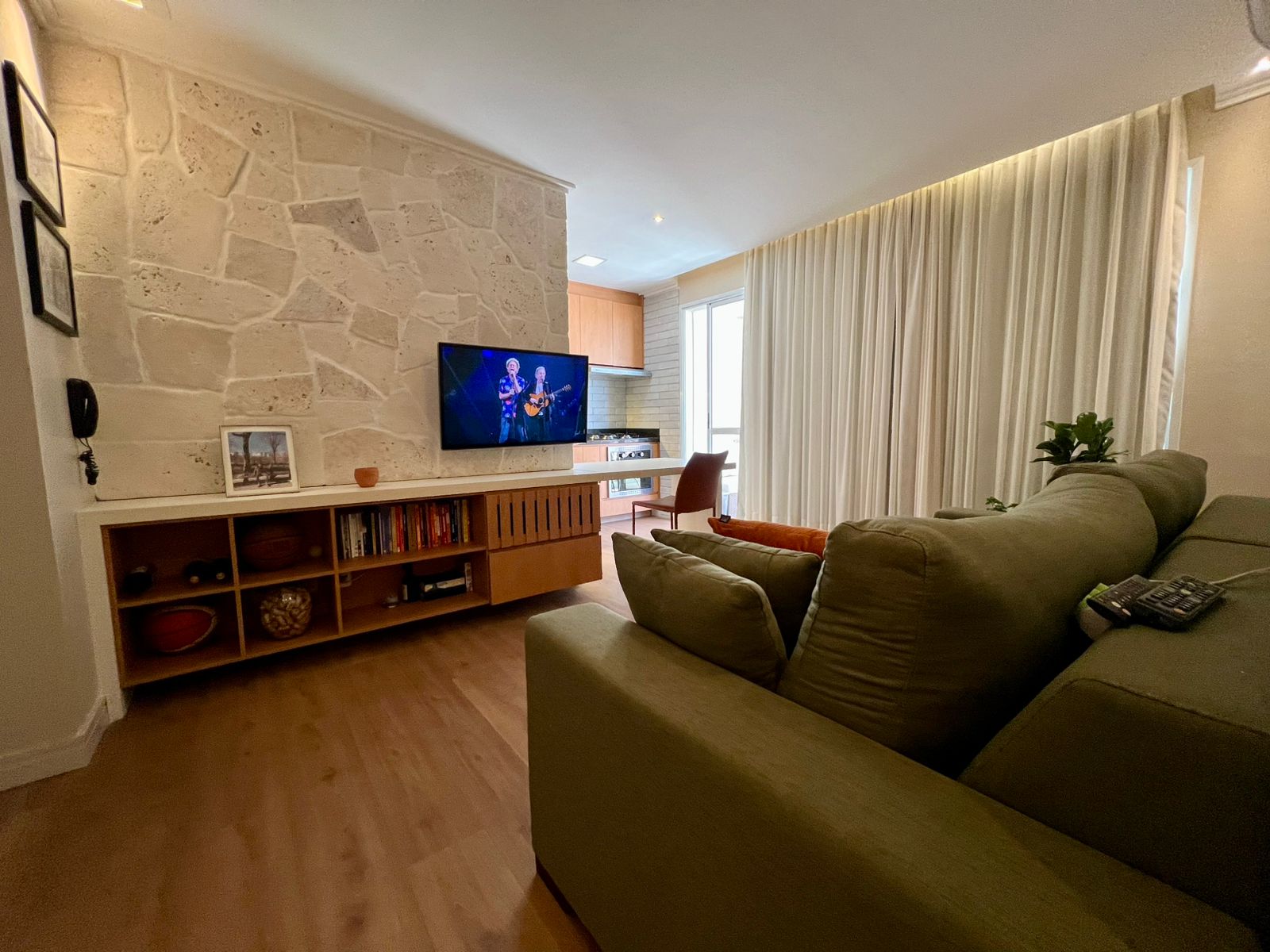 Apartamento Completo com 2 Quartos (1 Suíte) + 1 Vaga - Mobiliado e Pronto para Morar