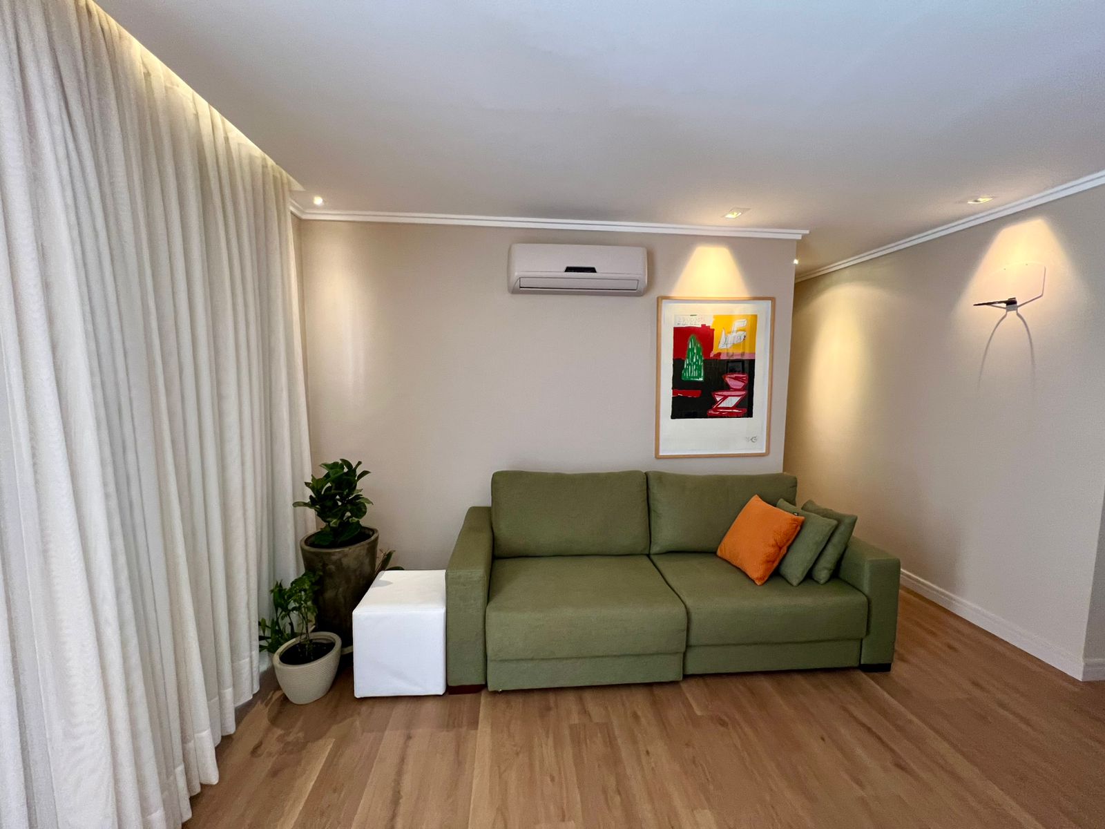 Apartamento Completo com 2 Quartos (1 Suíte) + 1 Vaga - Mobiliado e Pronto para Morar