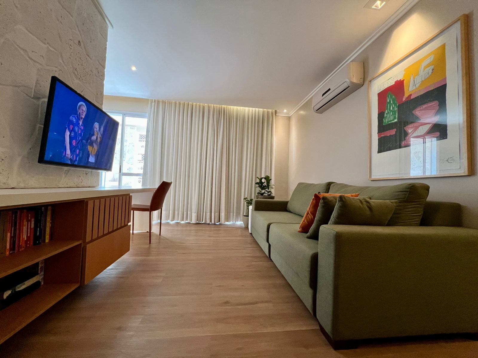 Apartamento Completo com 2 Quartos (1 Suíte) + 1 Vaga - Mobiliado e Pronto para Morar