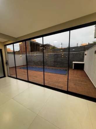 Sobrado Alto Padrão com 5 Suítes e Piscina no Jardins Capri