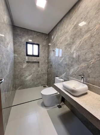 Sobrado Alto Padrão com 5 Suítes e Piscina no Jardins Capri