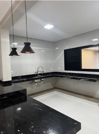 Sobrado Alto Padrão com 5 Suítes e Piscina no Jardins Capri