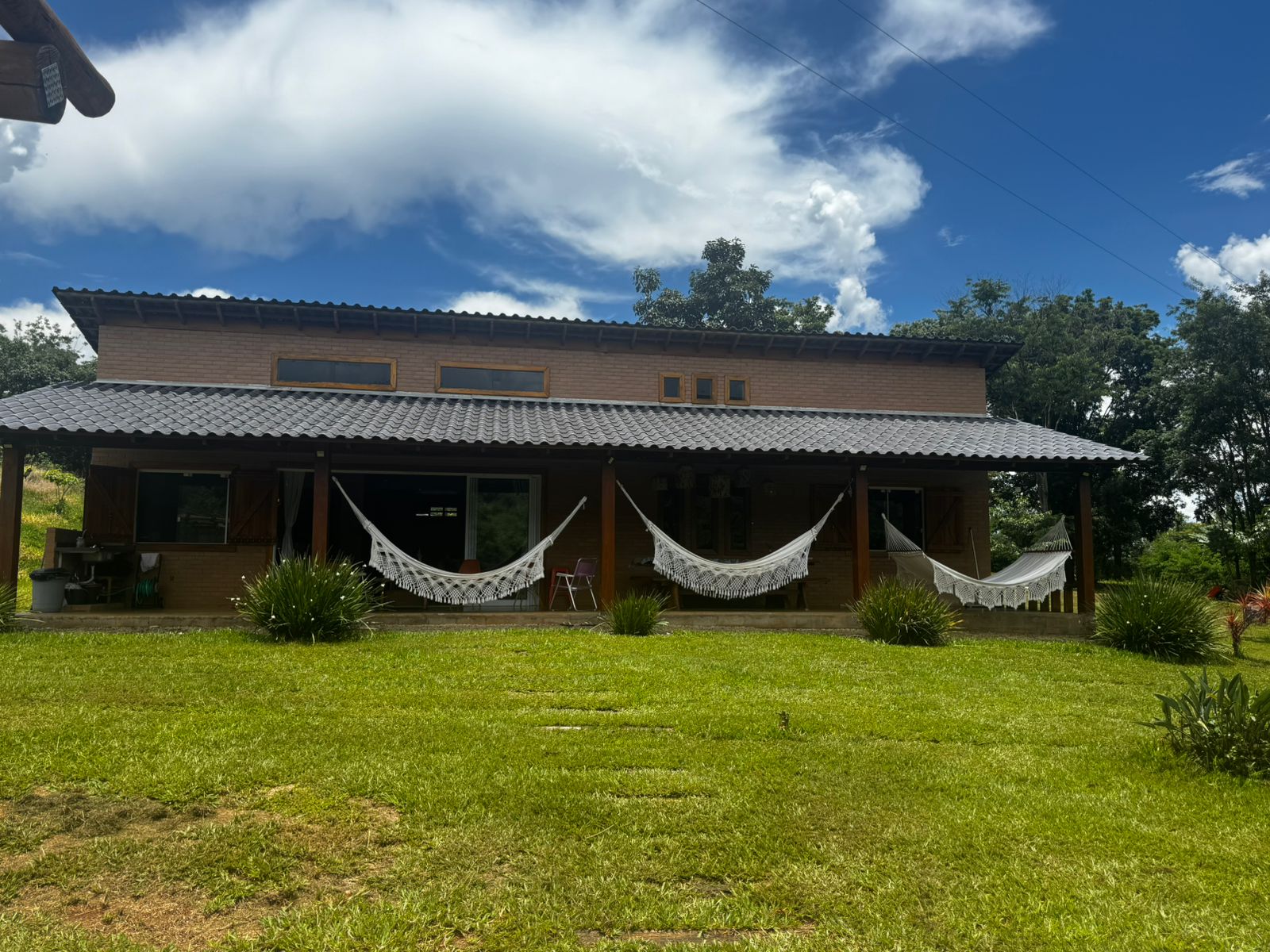 Magnífico Sítio 23.000m² em Pirenópolis - 2 Casas, Córrego e Infraestrutura Completa