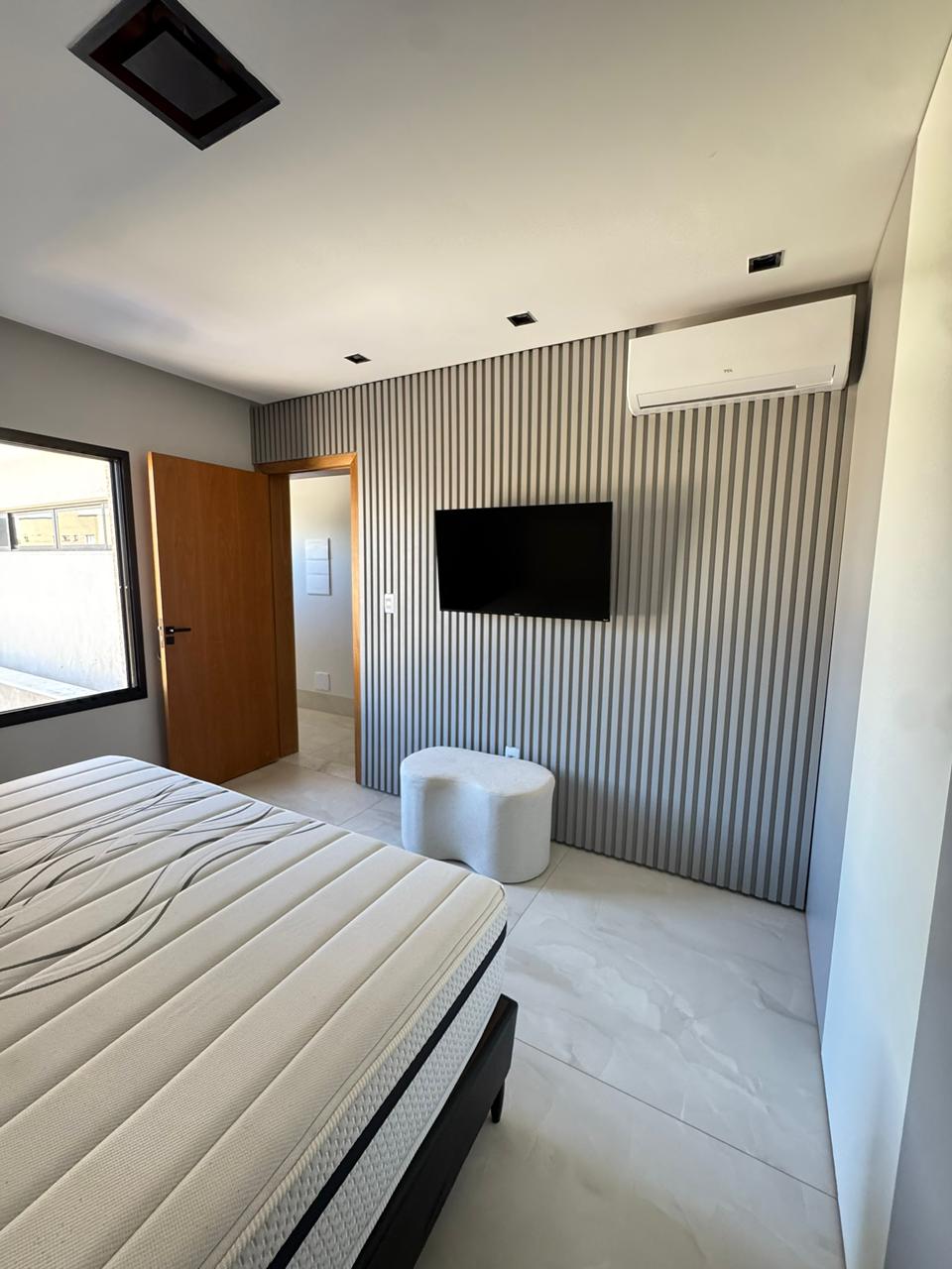 Casa de Luxo Mobiliada com Projeto Assinado - Condomínio Parque Ville Jacarandá