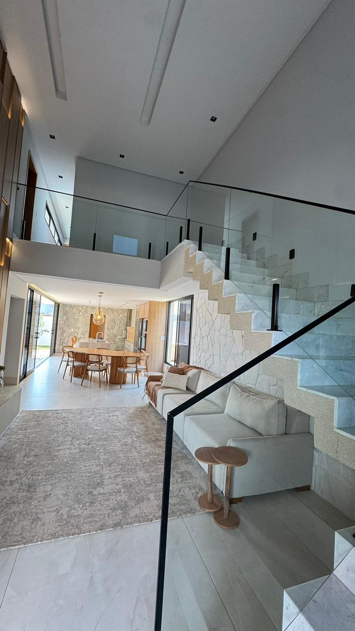 Casa de Luxo Mobiliada com Projeto Assinado - Condomínio Parque Ville Jacarandá