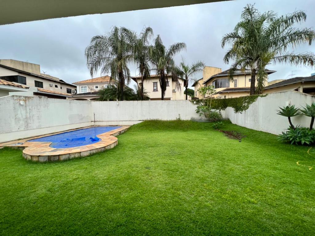 Sobrado com Piscina e Churrasqueira - Jardim Madri