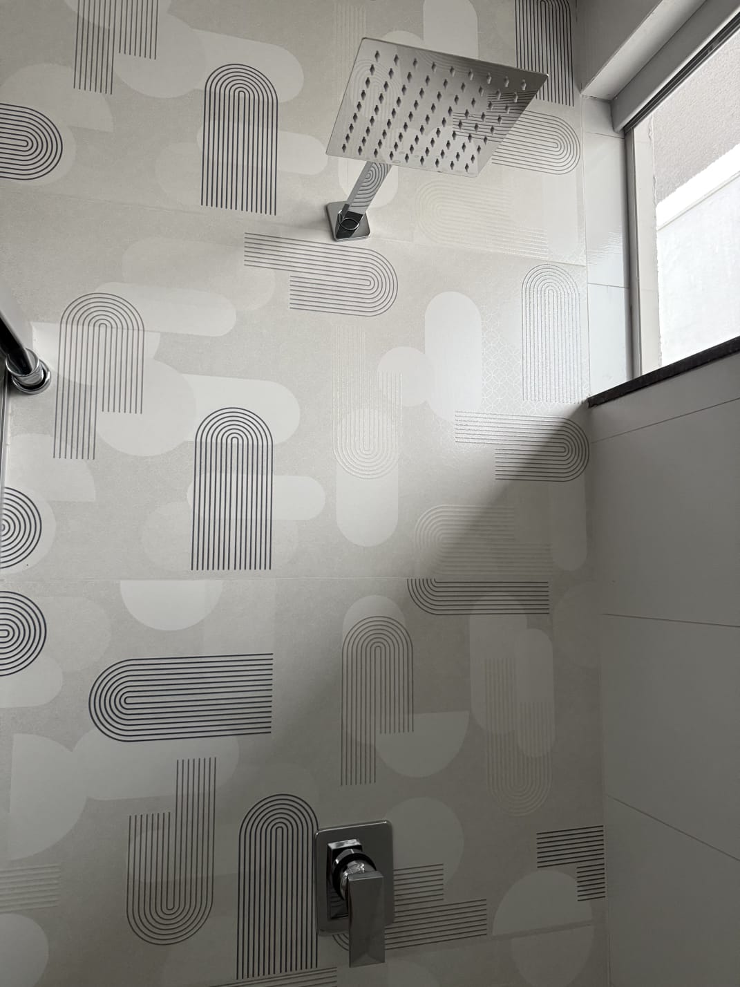 Sobrado de Luxo no Portal do Sol I - 4 Suítes com Piscina