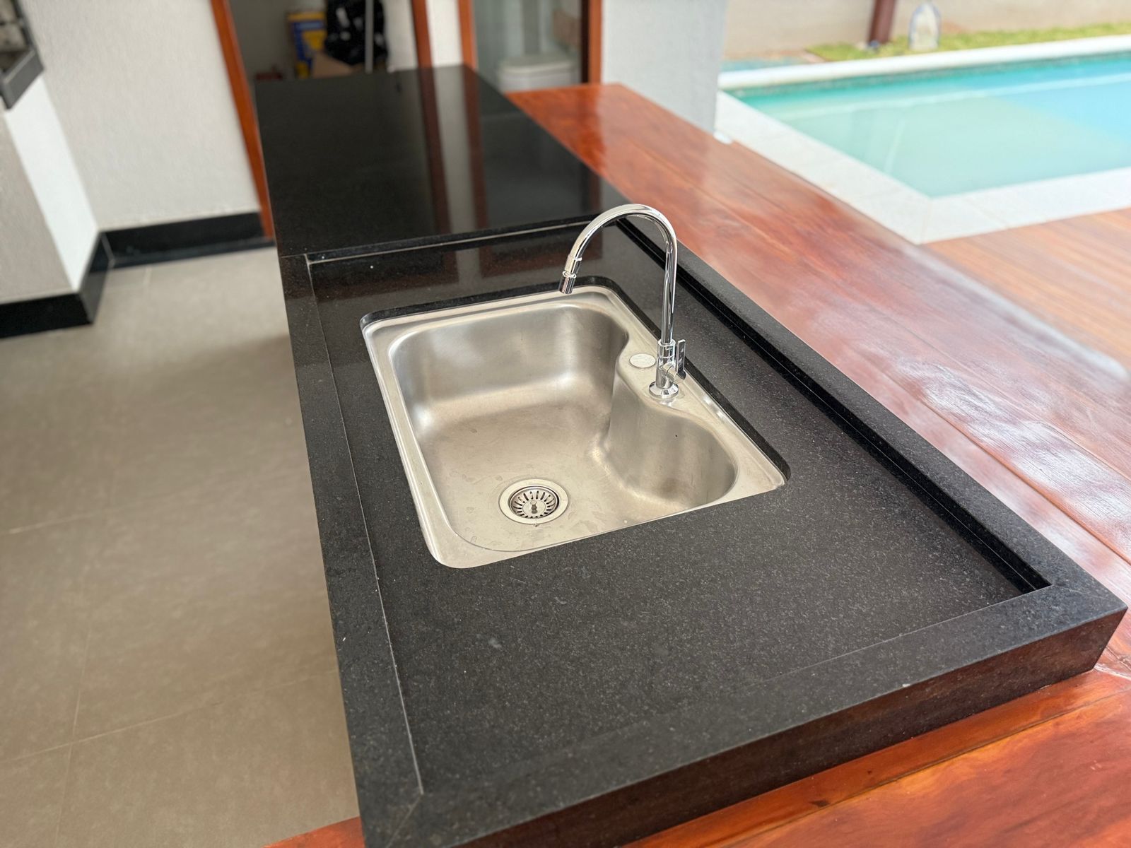 Sobrado de Luxo no Portal do Sol I - 4 Suítes com Piscina