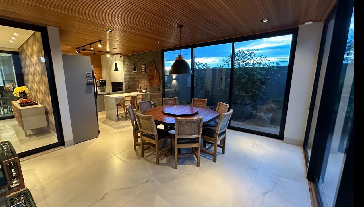 Casa de Arquitetura Contemporânea com 4 Suítes - Condomínio Parqville Pinheiros