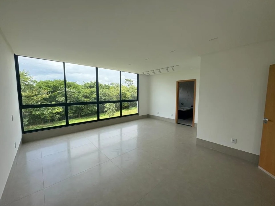 Sobrado Alto Padrão com 4 Suítes e Piscina - Jardins Nápoles