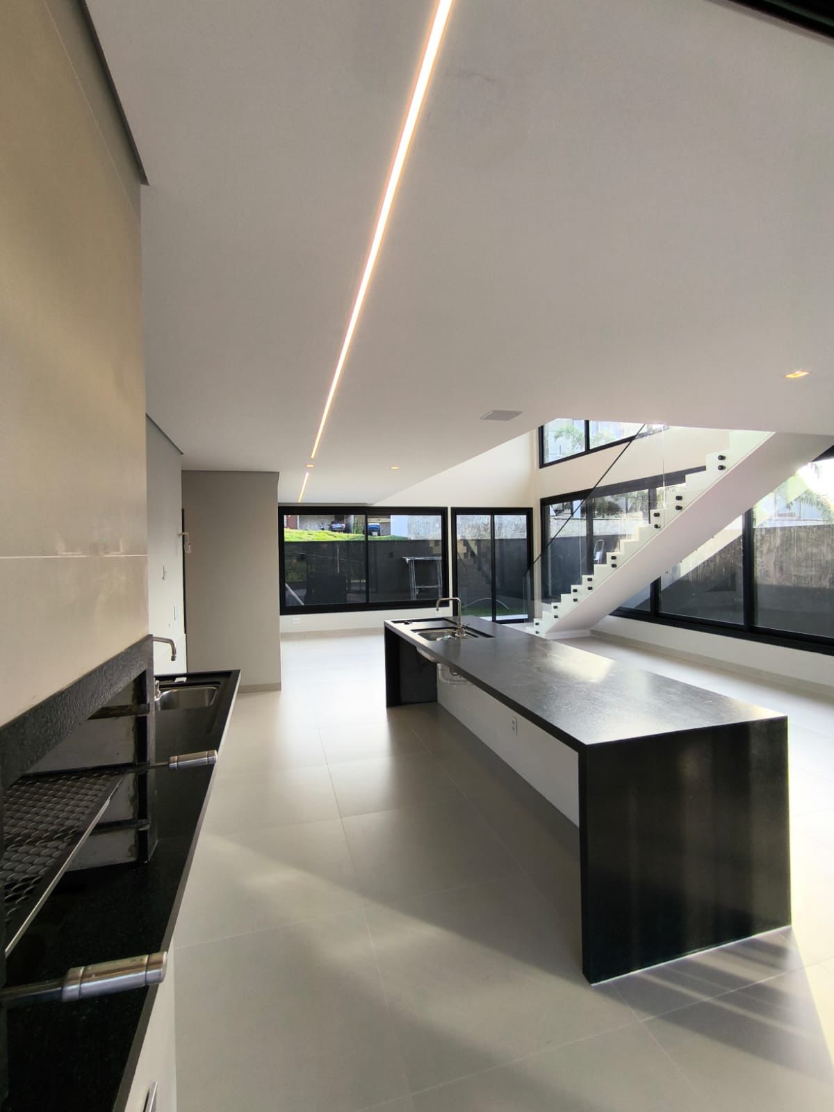 Triplex com Vista Definitiva para a Mata no Jardins Barcelona - Alto Padrão