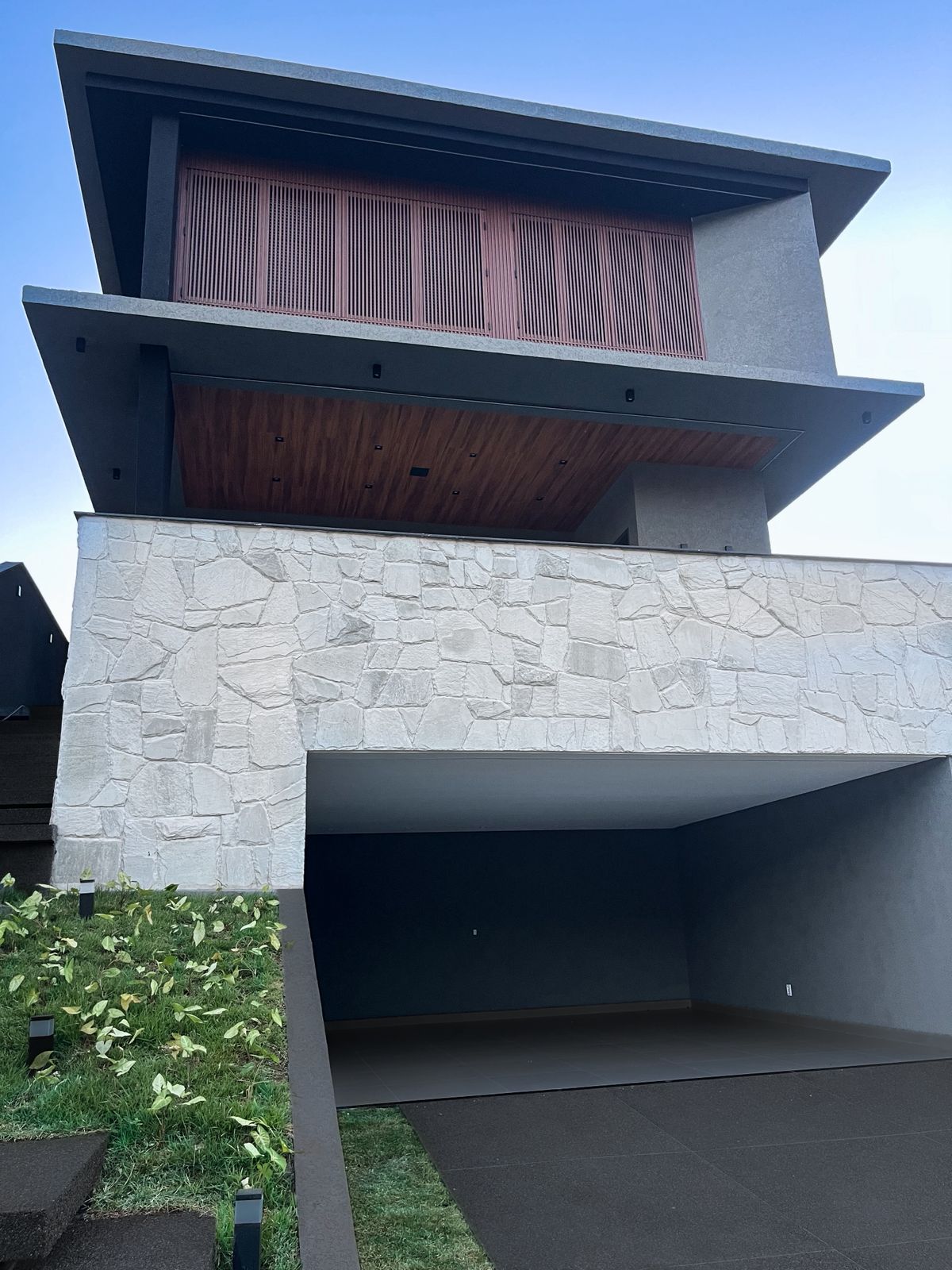 Triplex com Vista Definitiva para a Mata no Jardins Barcelona - Alto Padrão