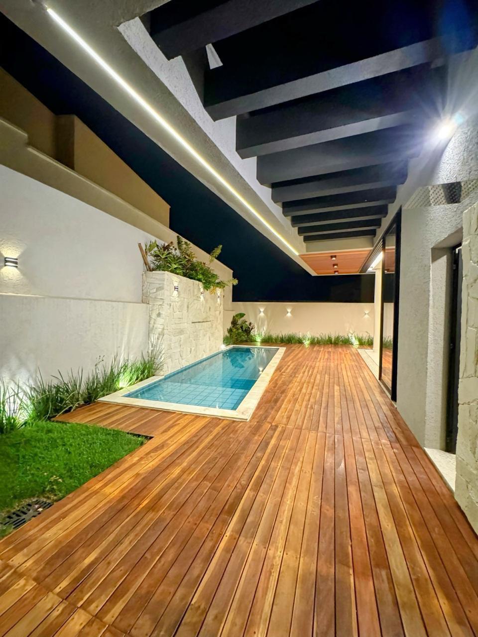 Casa Térrea de Luxo - Portal do Sol Garden Golf - Projeto Arquiteto Renomado