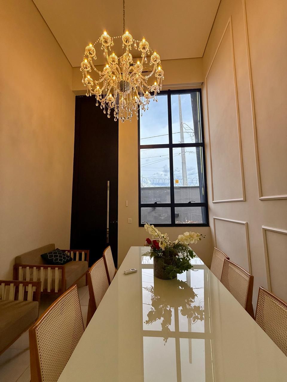 Casa Semi-Nova Totalmente Mobiliada no Papillon Park - Lote de Esquina 407m²