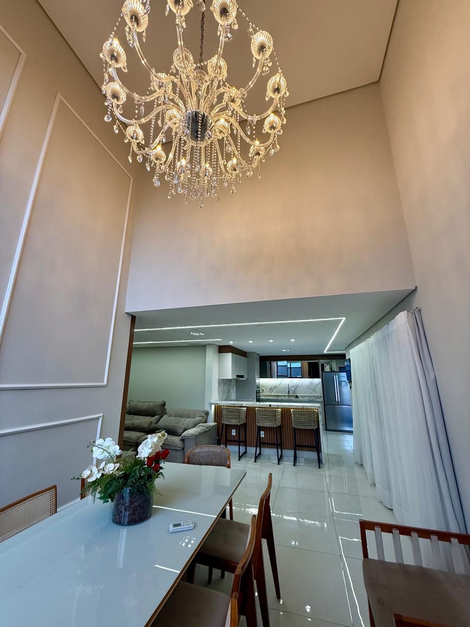 Casa Semi-Nova Totalmente Mobiliada no Papillon Park - Lote de Esquina 407m²