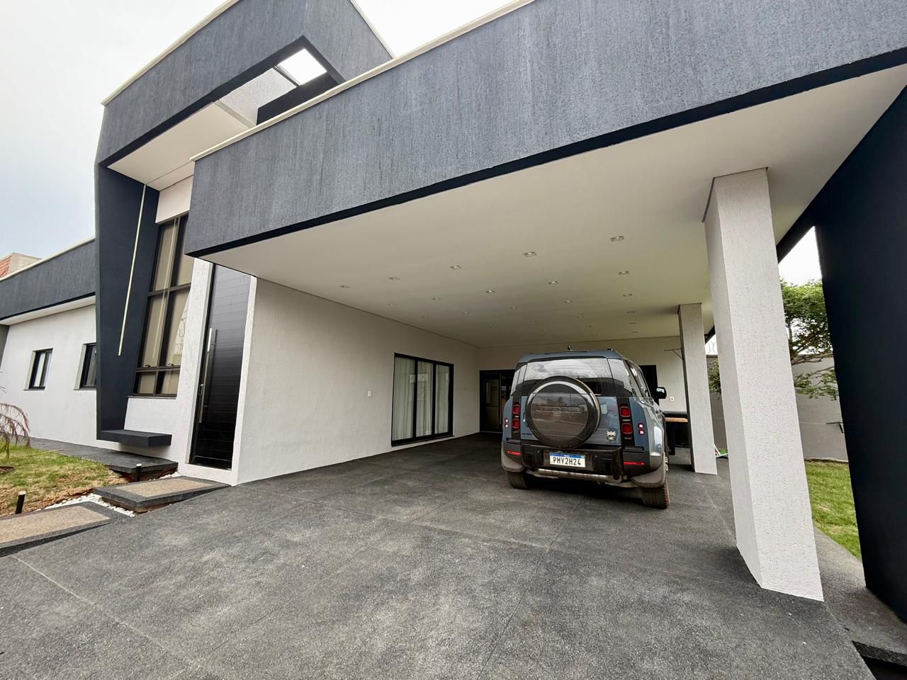 Casa Semi-Nova Totalmente Mobiliada no Papillon Park - Lote de Esquina 407m²