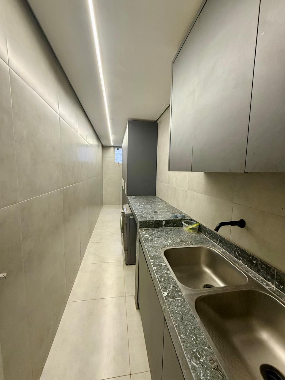 Casa Semi-Nova Totalmente Mobiliada no Papillon Park - Lote de Esquina 407m²