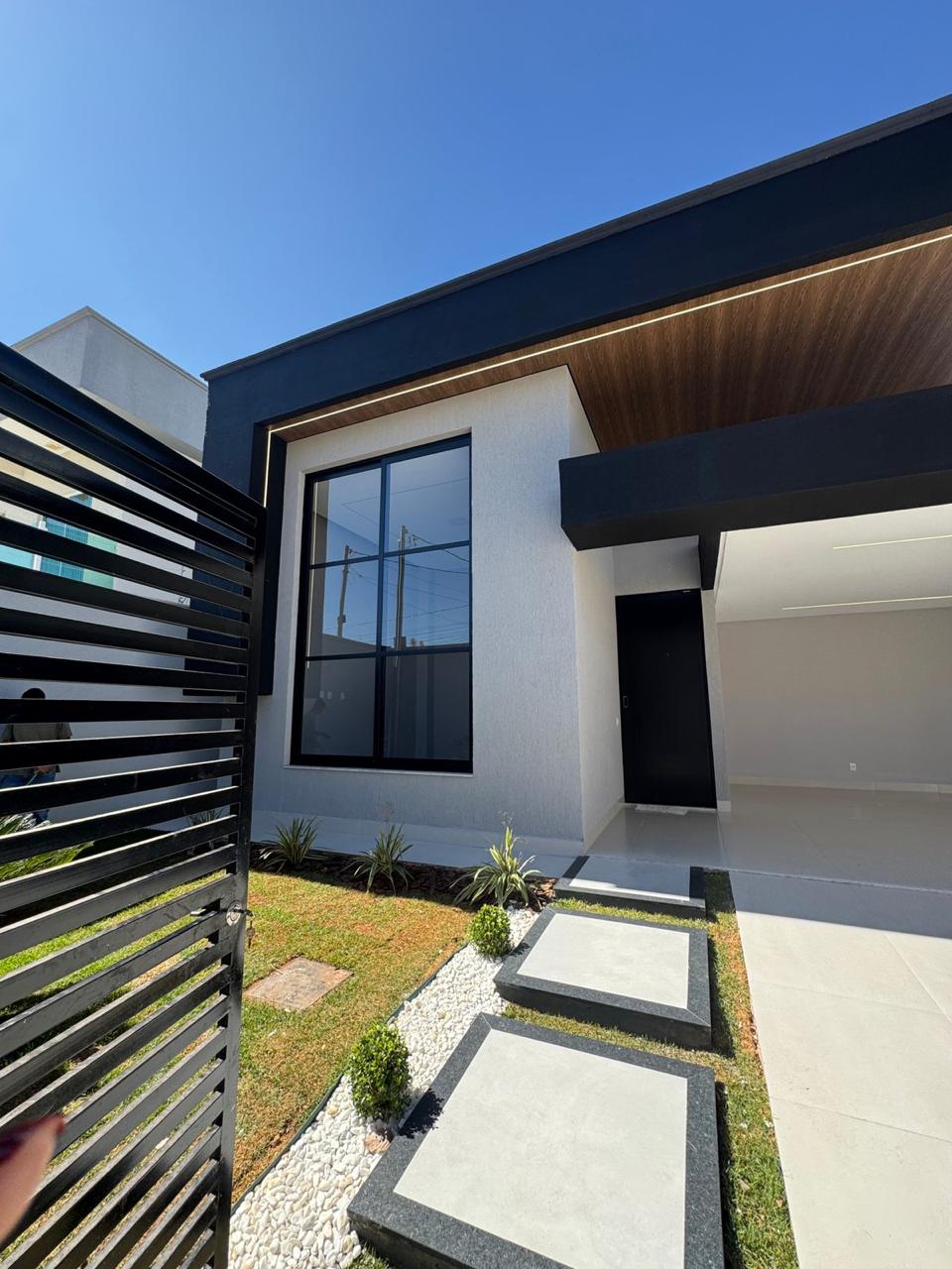 Casa Moderna de Alto Padrão com Piscina e 3 Suítes - Projeto Exclusivo