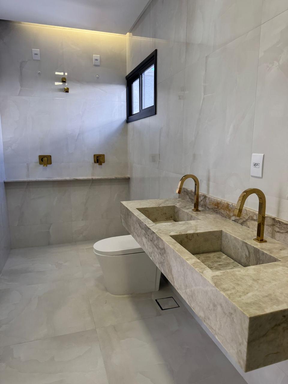 Casa Moderna de Alto Padrão com Piscina e 3 Suítes - Projeto Exclusivo