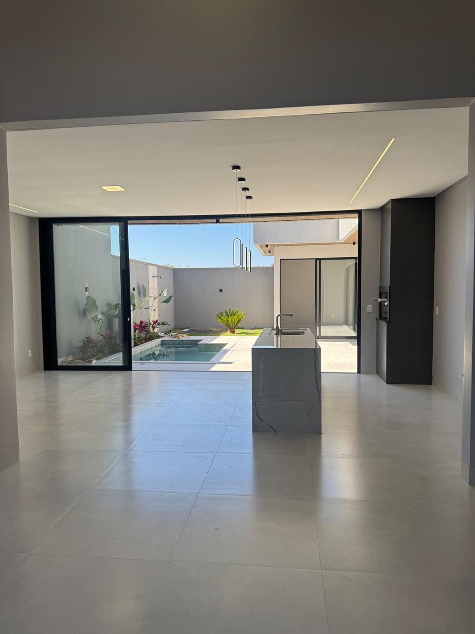 Casa Moderna de Alto Padrão com Piscina e 3 Suítes - Projeto Exclusivo