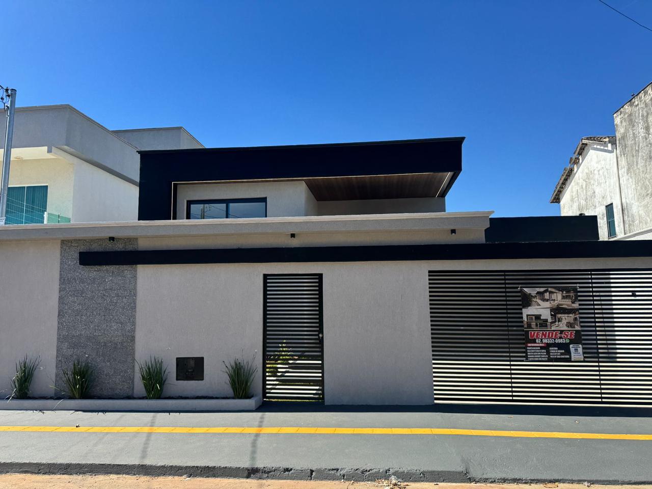 Casa Moderna de Alto Padrão com Piscina e 3 Suítes - Projeto Exclusivo