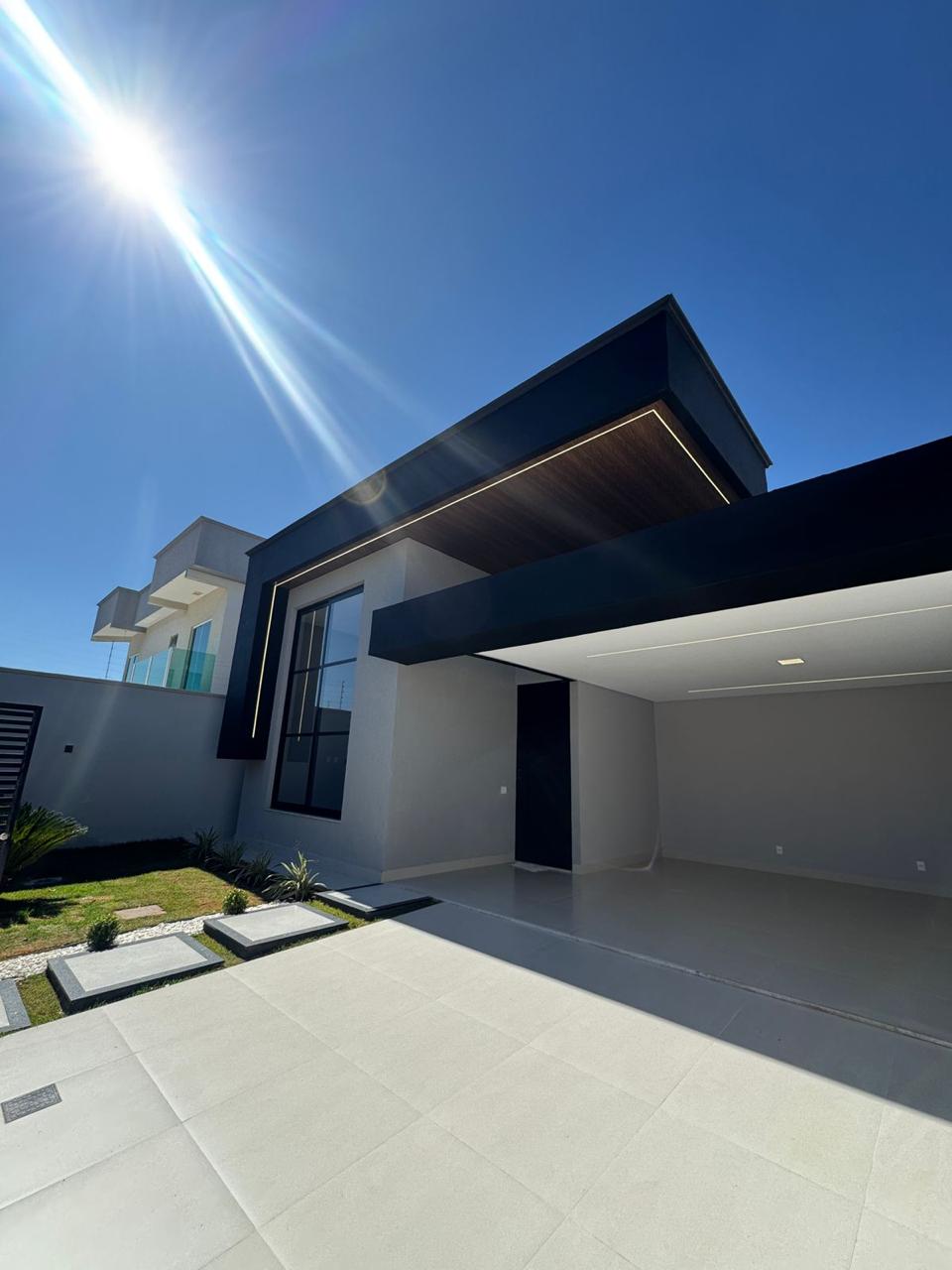 Casa Moderna de Alto Padrão com Piscina e 3 Suítes - Projeto Exclusivo