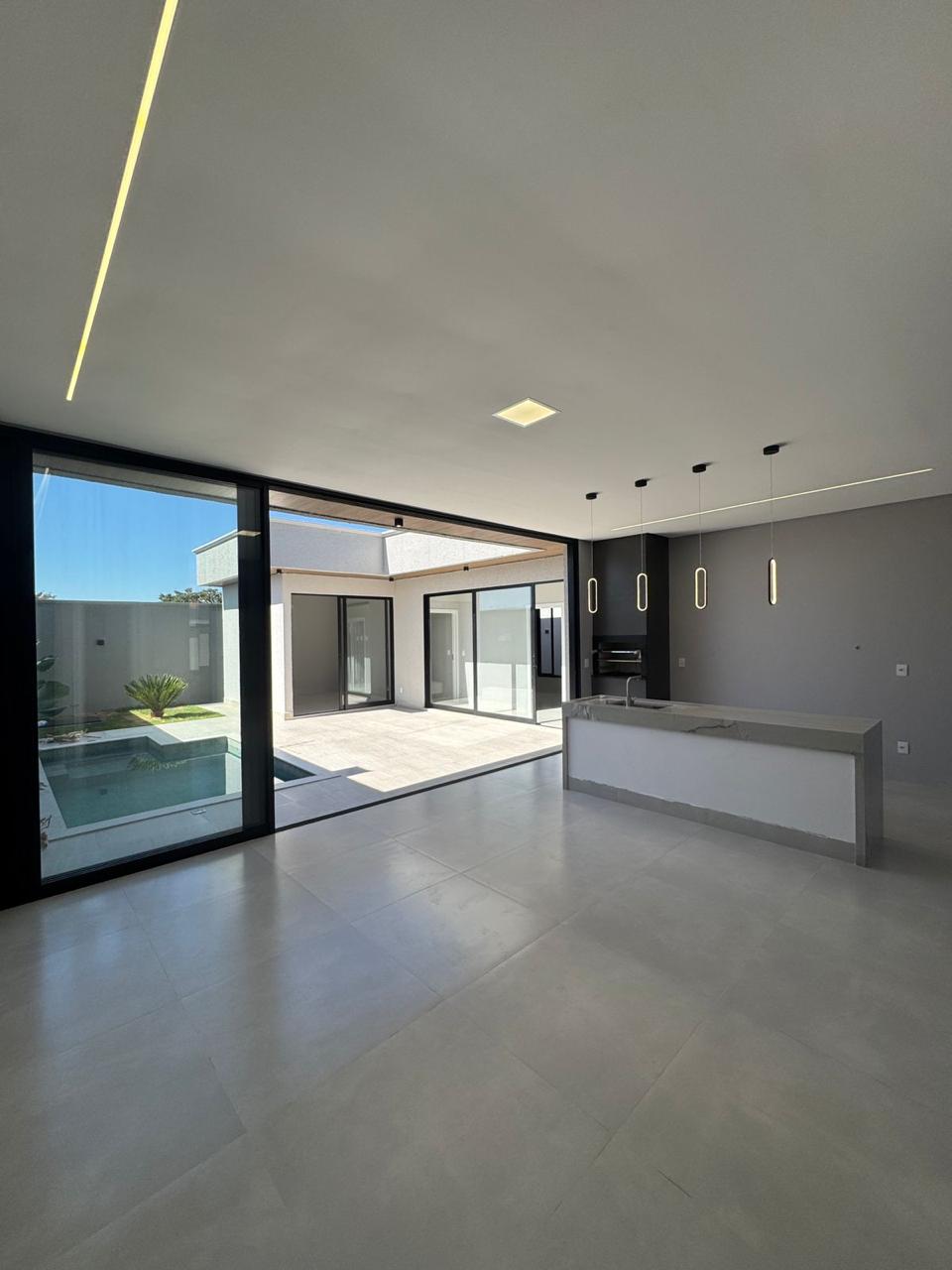 Casa Moderna de Alto Padrão com Piscina e 3 Suítes - Projeto Exclusivo