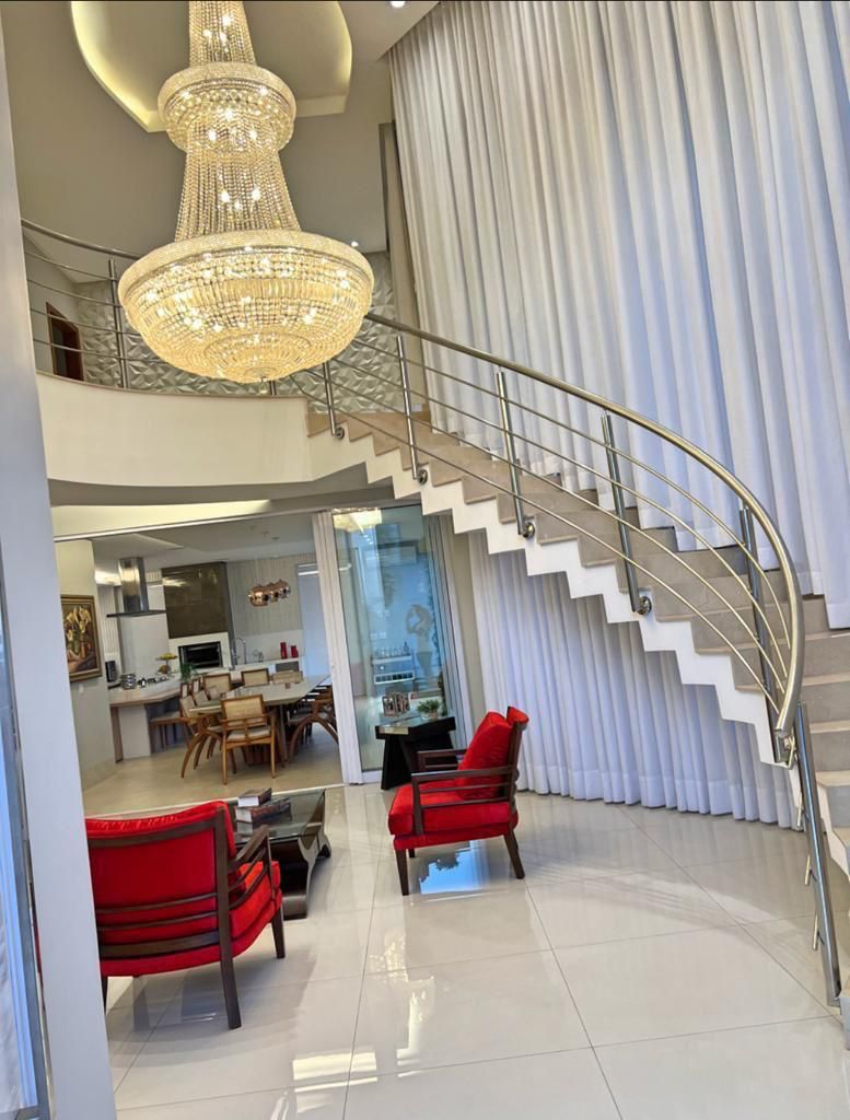 Sobrado de Alto Padrão com 5 Suítes - Jardins Lisboa