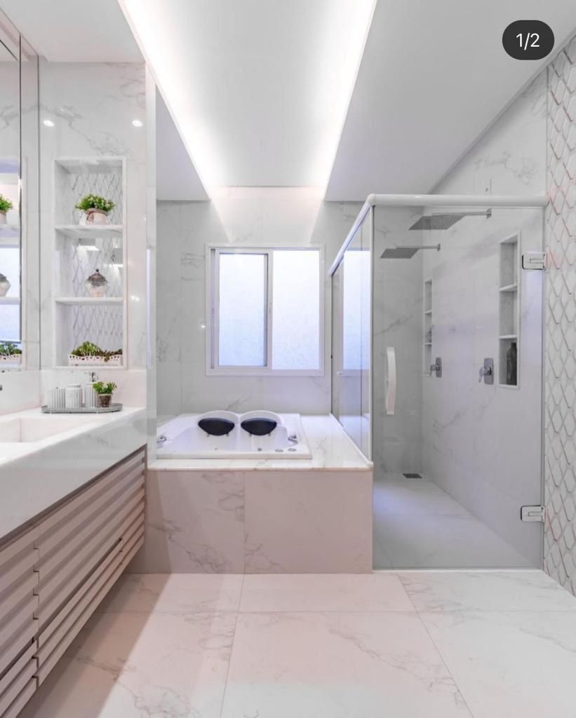 Sobrado de Alto Padrão com 5 Suítes - Jardins Lisboa