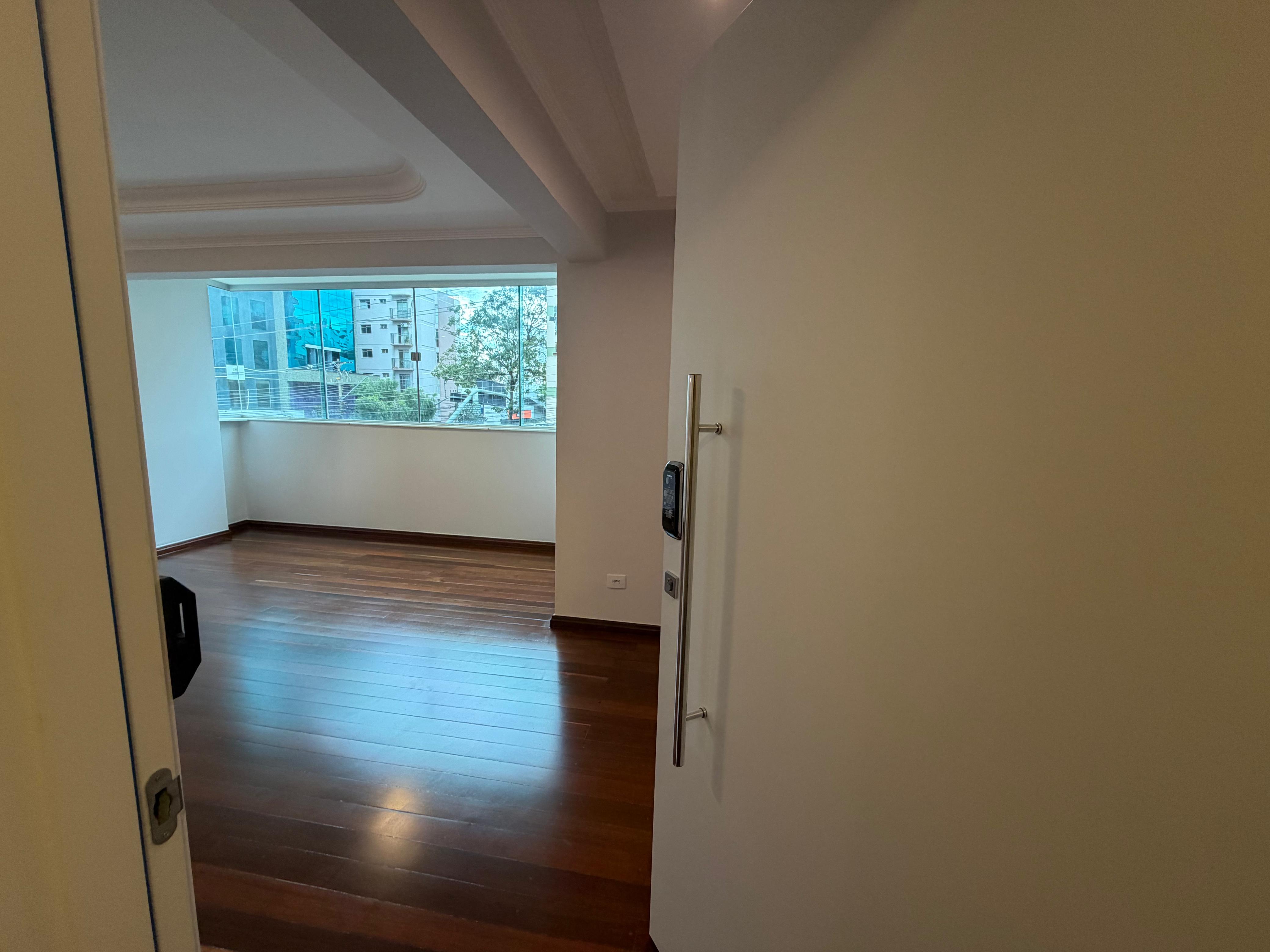 Apartamento Reformado 160m² - Edifício Grécia - Setor Oeste