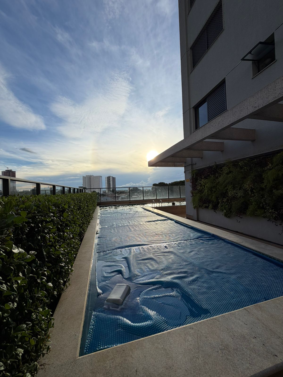 Apartamento Alto Padrão no Residencial Jardim Bueno -  3 Suítes com Armários, Projeto Luminotécnico e Churrasqueira Gourmet