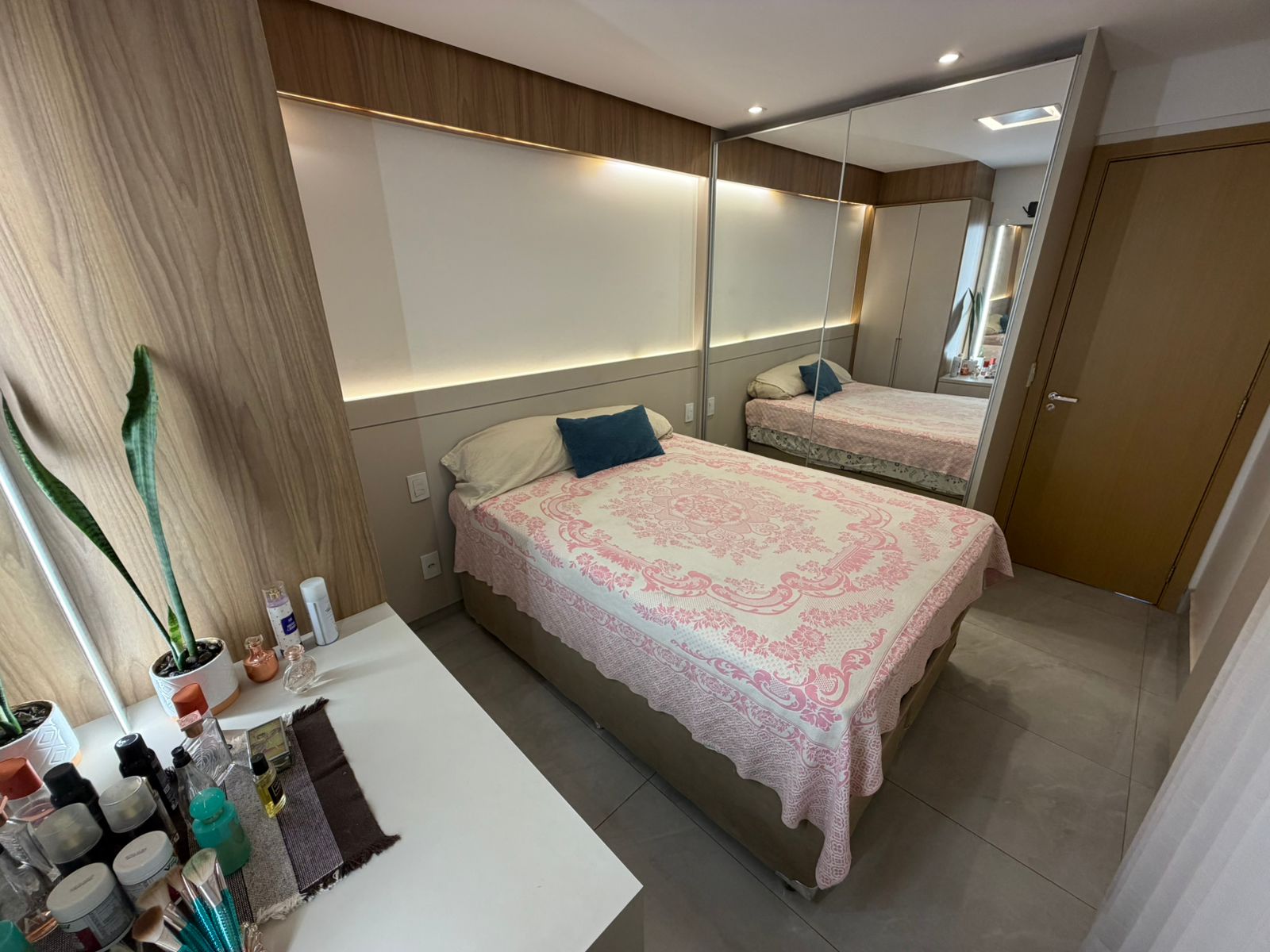 Apartamento Alto Padrão no Residencial Jardim Bueno -  3 Suítes com Armários, Projeto Luminotécnico e Churrasqueira Gourmet