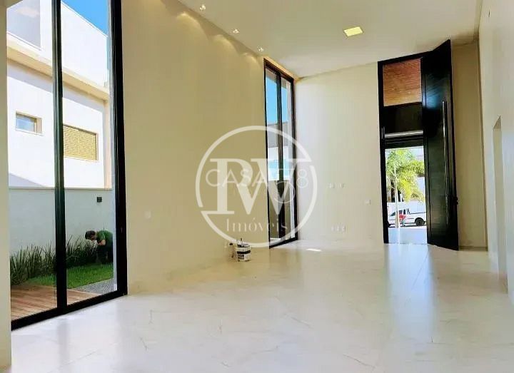 Casa Térrea de Alto Padrão, 290m², 3 Suítes, Piscina com Hidro Projeto Assinado