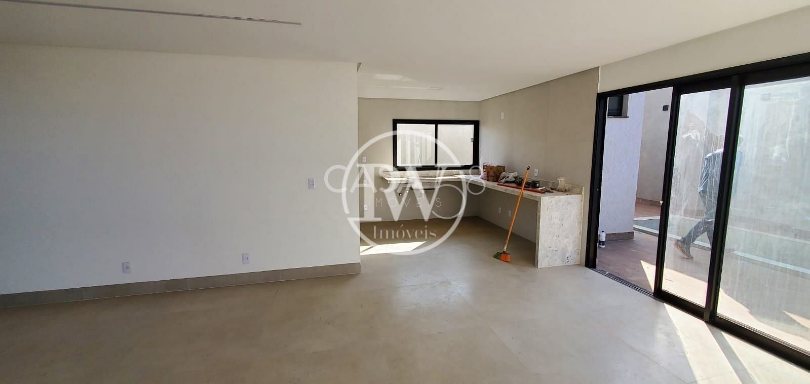 Casa à venda, Jardins Capri, Setor Negrão de Lima, 4 Quartos sendo 4 Suítes