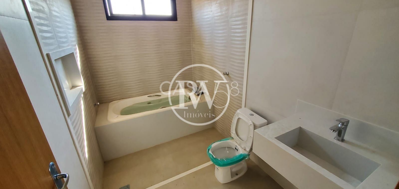 Casa à venda, Jardins Capri, Setor Negrão de Lima, 4 Quartos sendo 4 Suítes