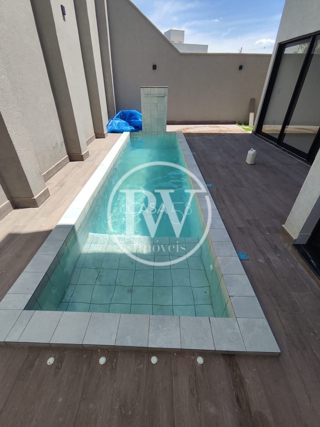 Casa à venda, Jardins Capri, Setor Negrão de Lima, 4 Quartos sendo 4 Suítes