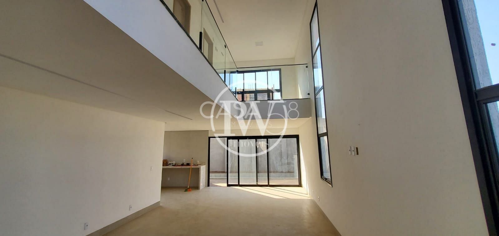 Casa à venda, Jardins Capri, Setor Negrão de Lima, 4 Quartos sendo 4 Suítes