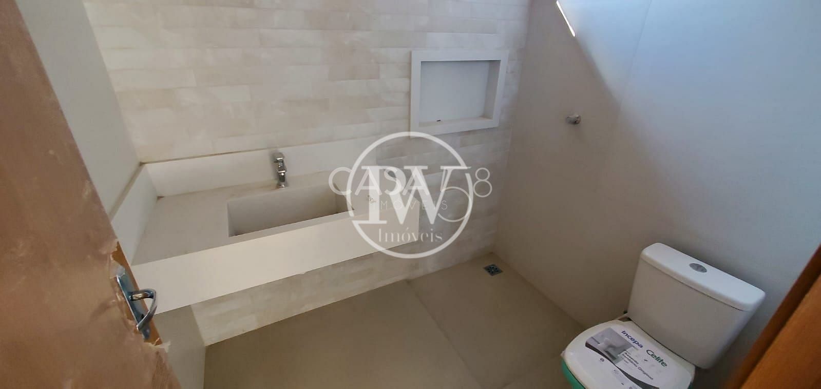 Casa à venda, Jardins Capri, Setor Negrão de Lima, 4 Quartos sendo 4 Suítes