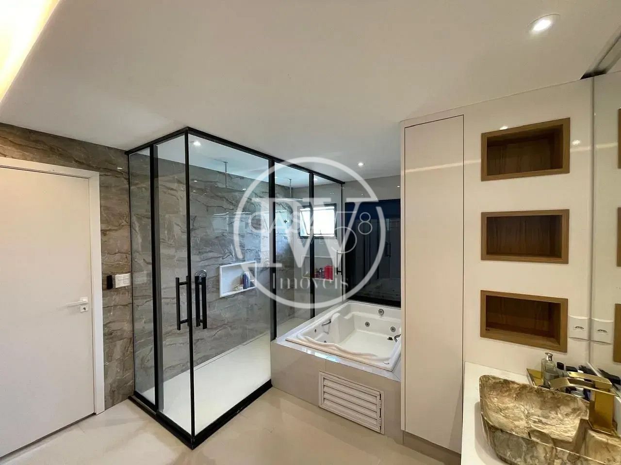 Casa à venda, Residencial Parque Mendanha, 438m² construídos | Terreno de 808m²