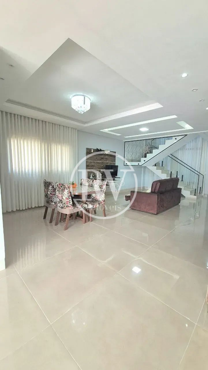 Sobrado à venda  em condominio fechado, 4 quartos