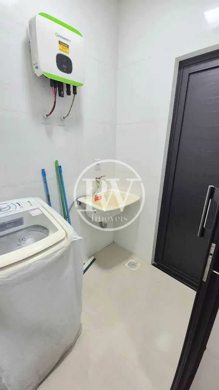 Sobrado à venda  em condominio fechado, 4 quartos