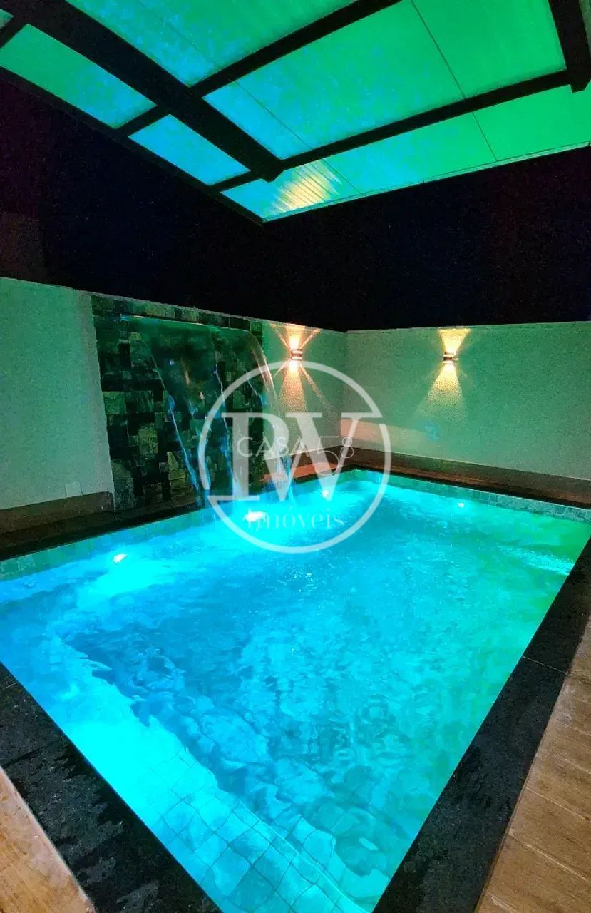 Sobrado à venda  em condominio fechado, 4 quartos