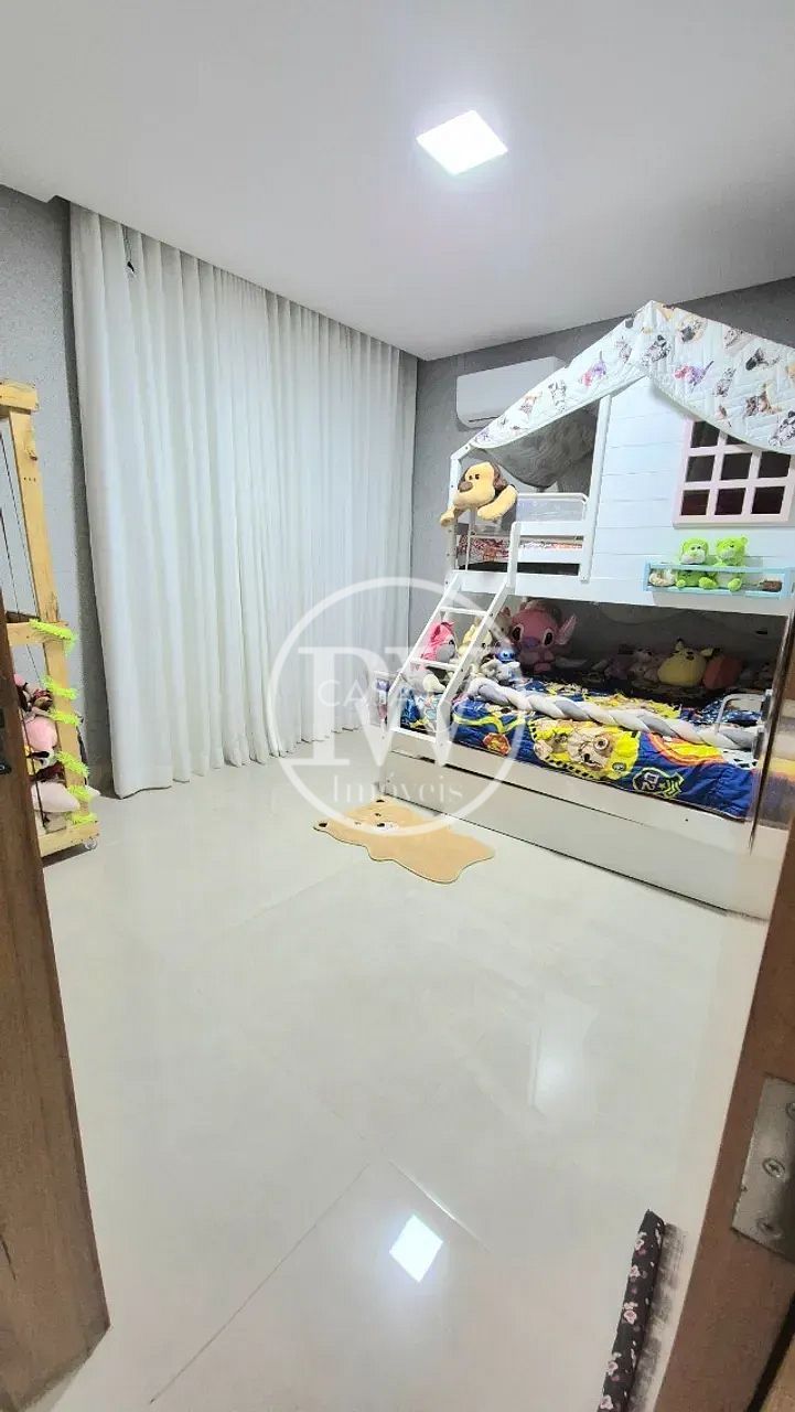 Sobrado à venda  em condominio fechado, 4 quartos