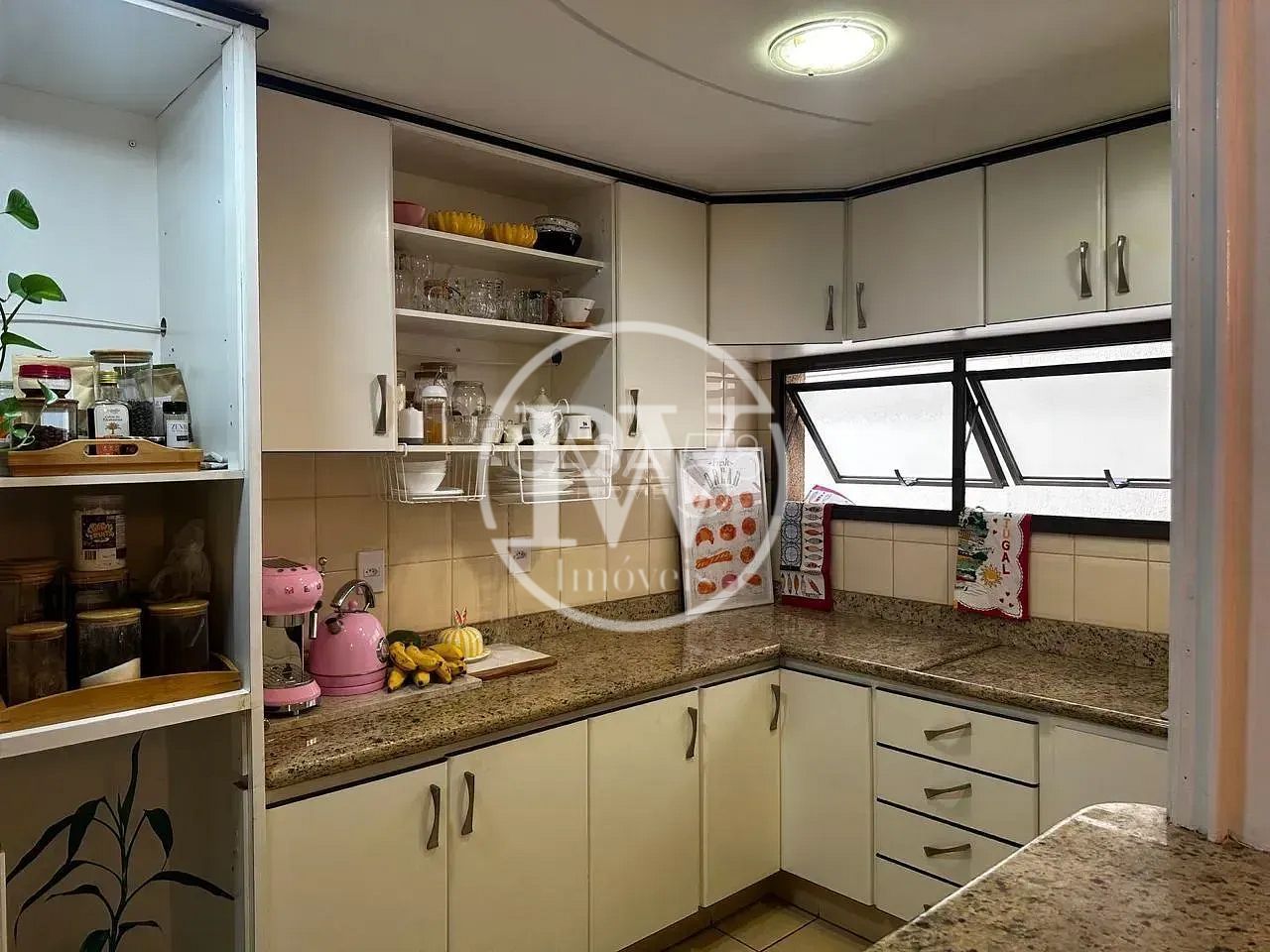 Apartamento à venda - Portal do Ipê- Setor Bueno - 3 suites - 4 banheiros 100m²