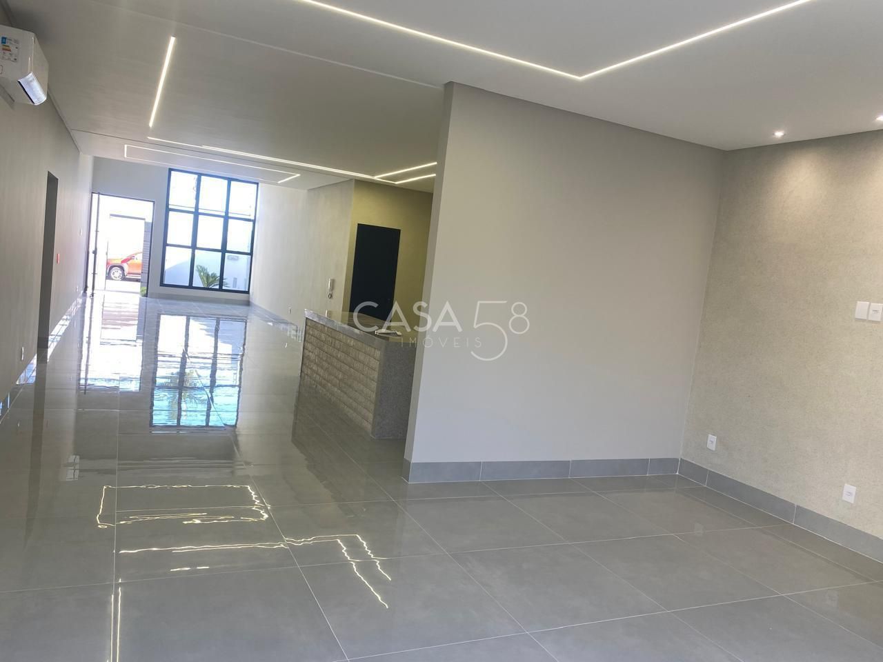 Casa de Alto Padrão com 3 Suítes e Piscina no Setor Faiçalville – 228 m