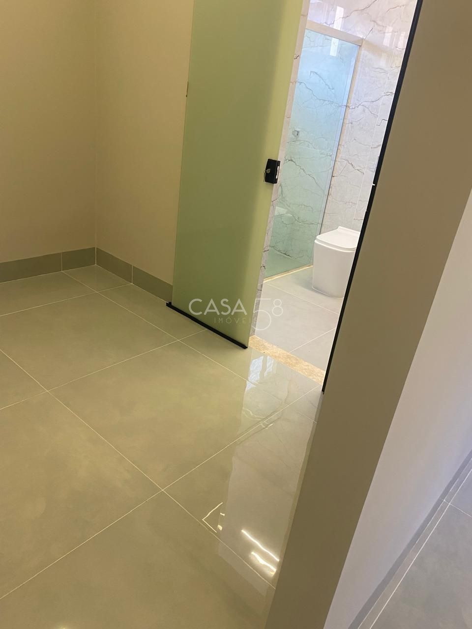 Casa de Alto Padrão com 3 Suítes e Piscina no Setor Faiçalville – 228 m
