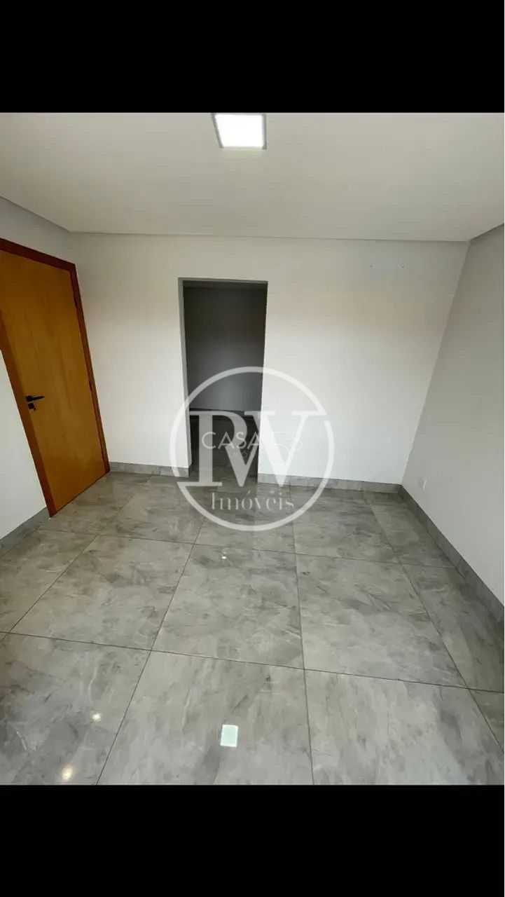 Sobrado à venda, 3 Quartos, sendo 3 suites, Residencial Porto Seguro, Goiânia.